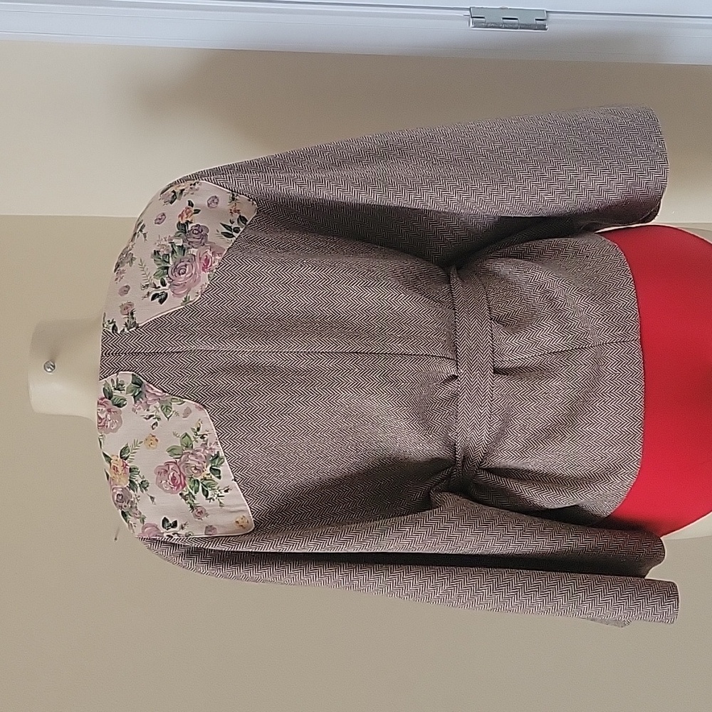 Wool Cape - Picture 5 of 8